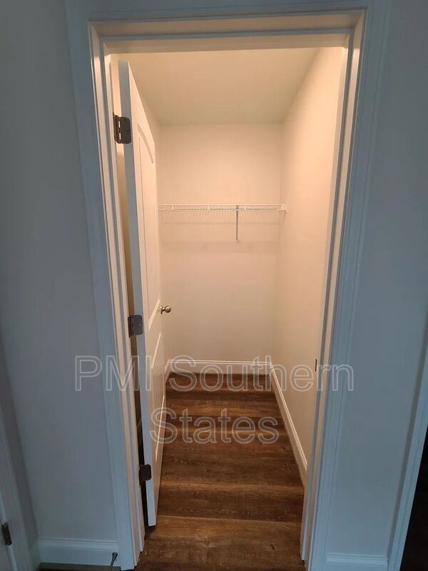 Building Photo - 305 Clarus Crk Wy