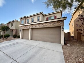 Building Photo - Stunning Home with lots of Modern Features...