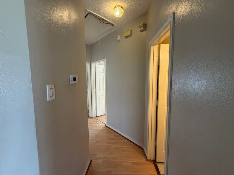Building Photo - 13403 Agarita Ln