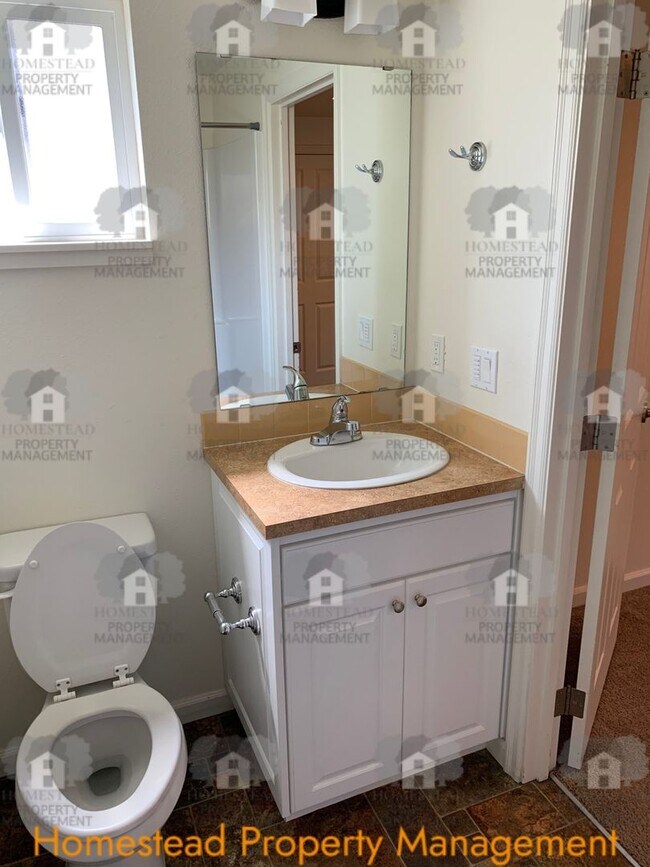 Building Photo - 411