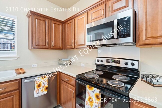 Building Photo - 2110 Charlotte Estates Dr