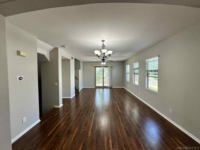 Building Photo - 1299 Blue Jean Way