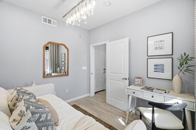 Building Photo - 394 Circuit Wy