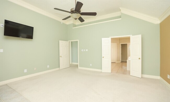 Building Photo - 7502 Holly Ct Estates Dr
