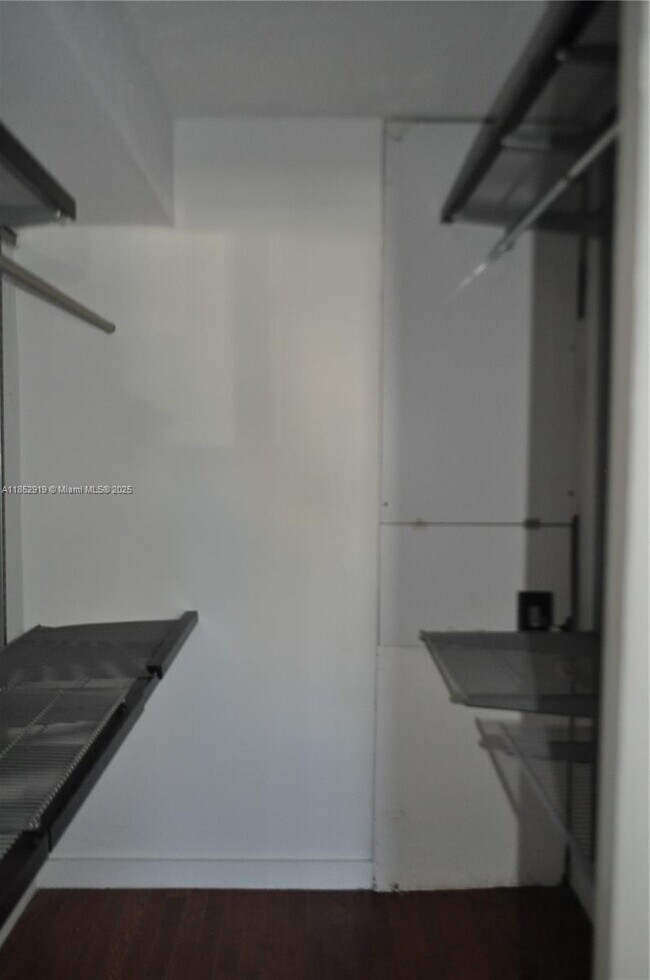 Building Photo - 251 Galen Dr