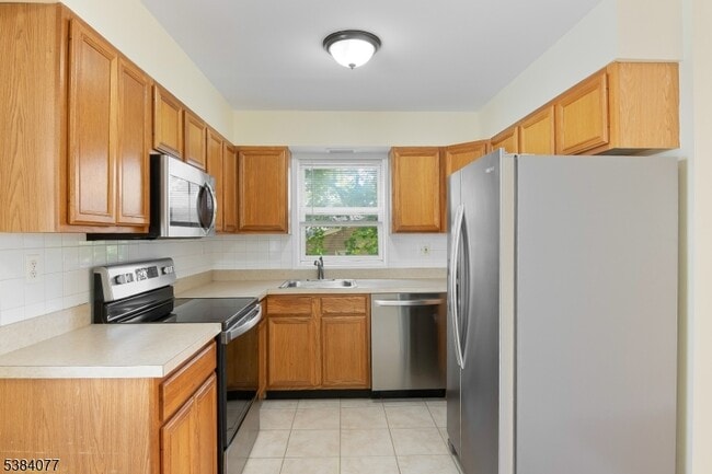 Building Photo - 4 White Birch Trail