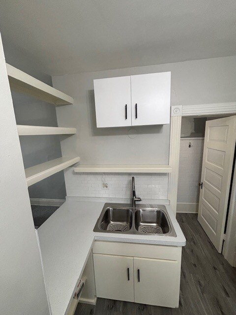 Kitchen 3 - 304 Summit Ave