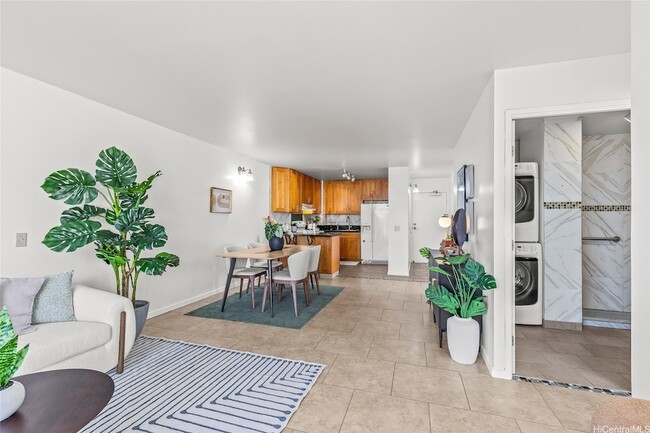 Building Photo - 2474 Kapiolani Blvd