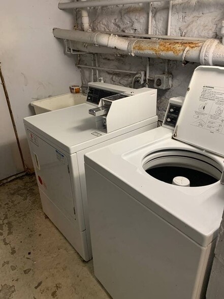 laundry room in building - 182 Carlton Ave