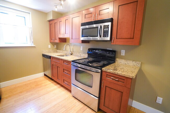 Building Photo - 615 Westgate Ave