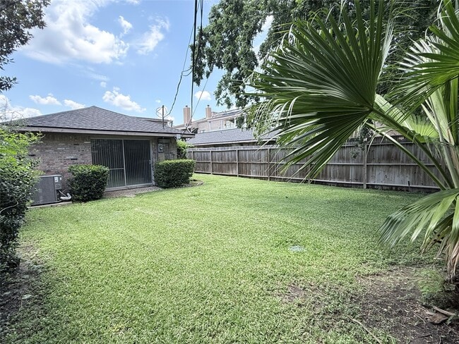 Building Photo - 1611 Potomac Dr