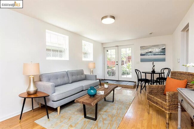 Living Room/ Dining Room - 3863 West St