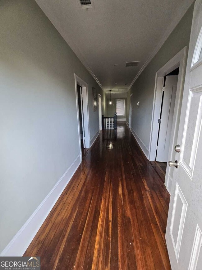 Building Photo - 402 Meriwether St