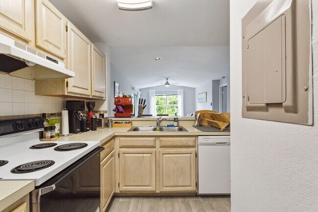 Building Photo - 1885 Palm Cove Blvd