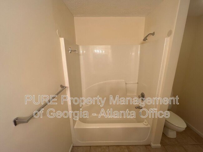 Building Photo - 127 Redford Dr