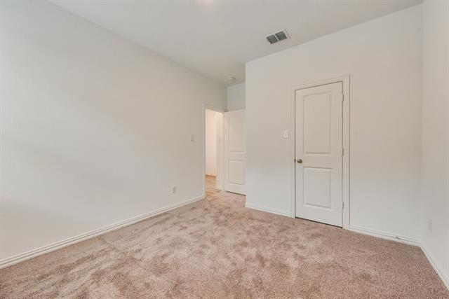 Building Photo - 1833 Lake Grove Dr