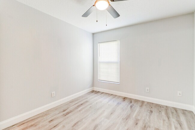 Building Photo - 29806 Morningmist Dr