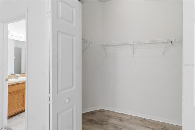 Building Photo - 210 Pine Cone Dr