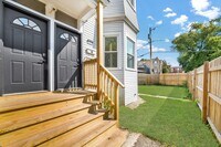 Building Photo - 714 W 48th Pl