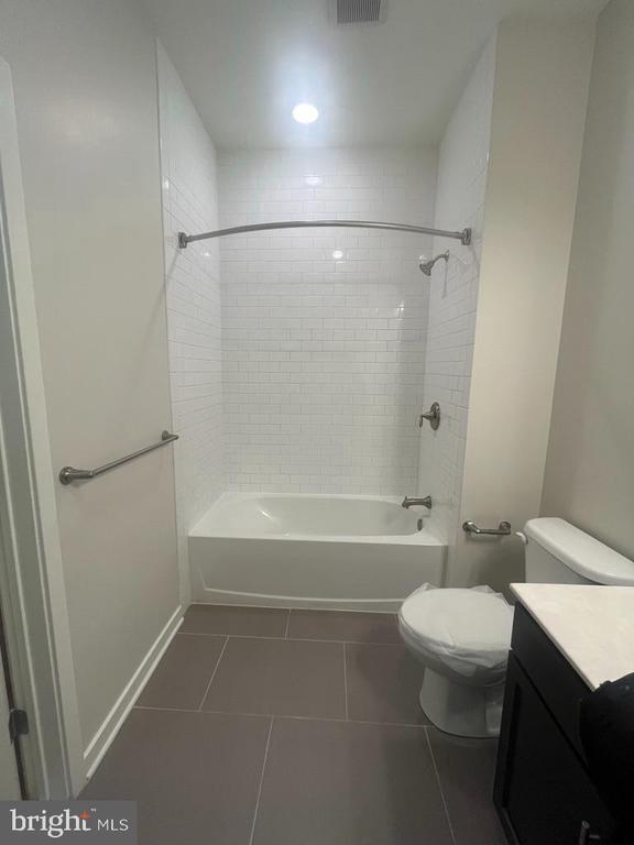 Building Photo - 401 Race St