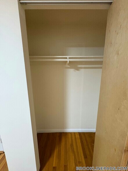 Building Photo - 110 Babcock St