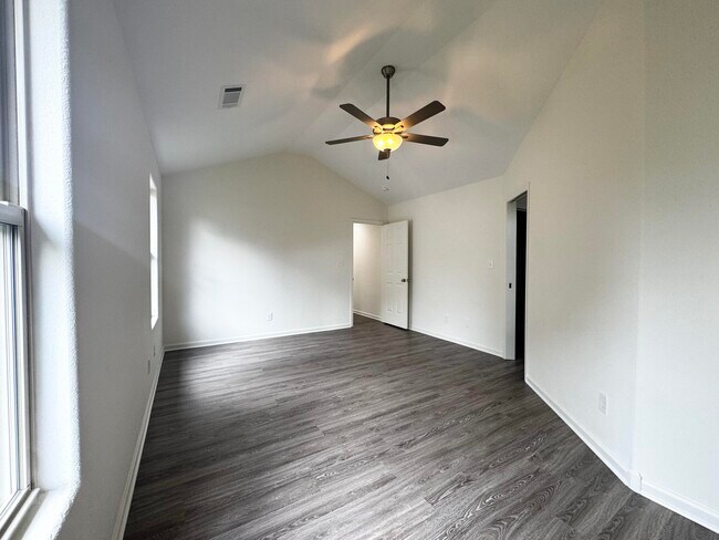 Building Photo - 409 Ella Rae Ln