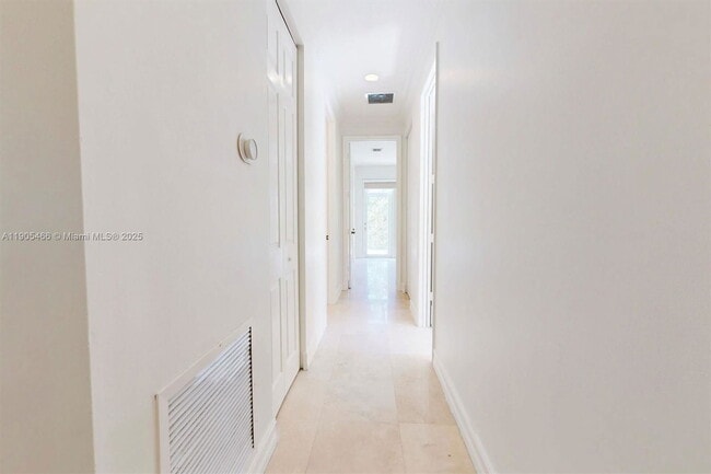 Building Photo - 3180 New York St