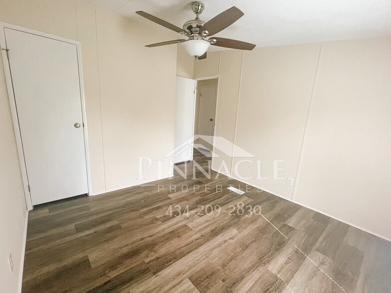Building Photo - 900 Rockbridge Ave