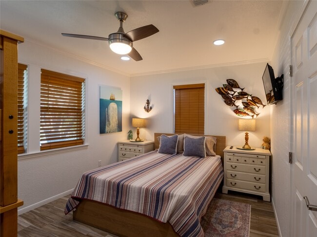 Building Photo - 127 Pompano Ave