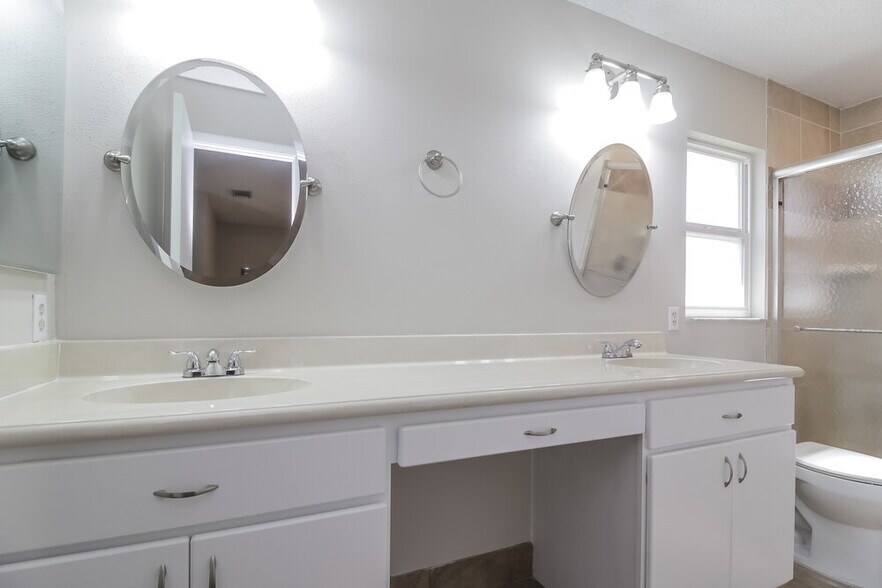 Building Photo - 1029 Beckstrom Dr