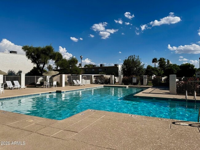 Building Photo - 4324 N Parkway Ave