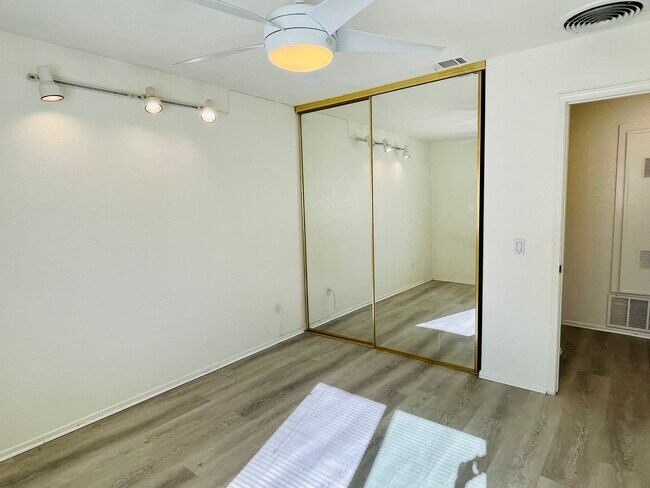 Building Photo - 40095 Festival Rd