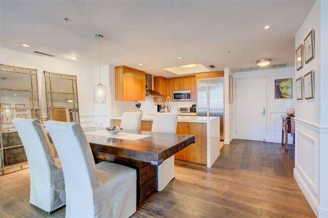 Building Photo - 3400 SW 27th Ave