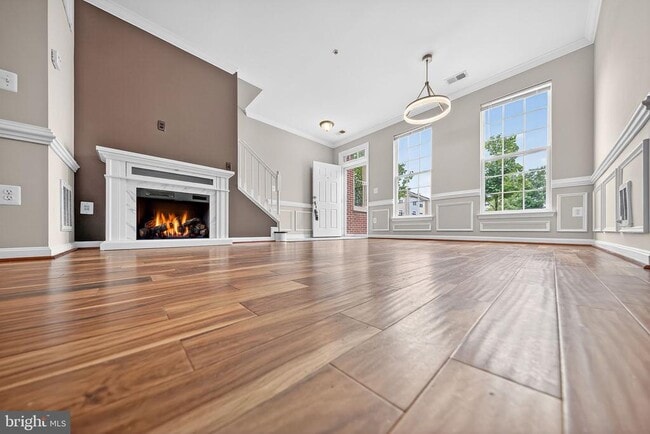 Building Photo - 15825 John Diskin Cir