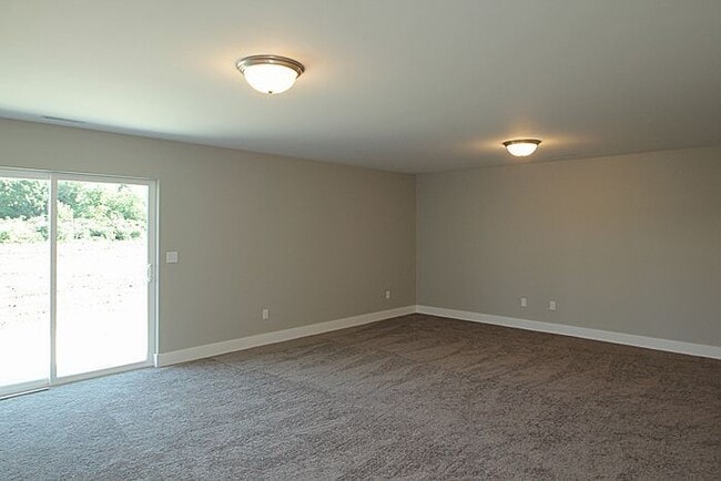 Building Photo - Easy access to Iowa City and beyond