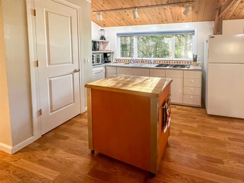 Building Photo - 218 Ironwood Dr