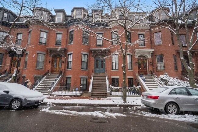 Building Photo - 158 W Newton St
