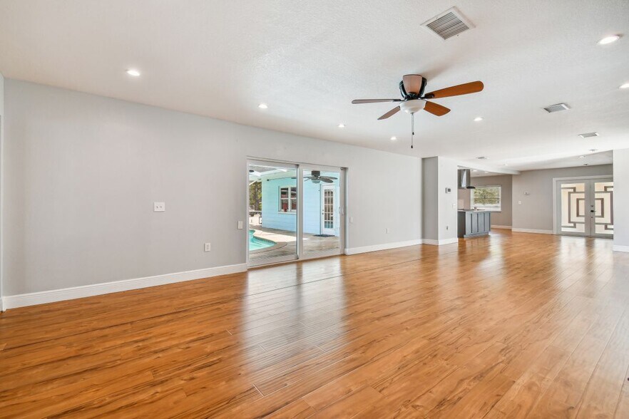 Building Photo - 1302 Brandonwood Dr