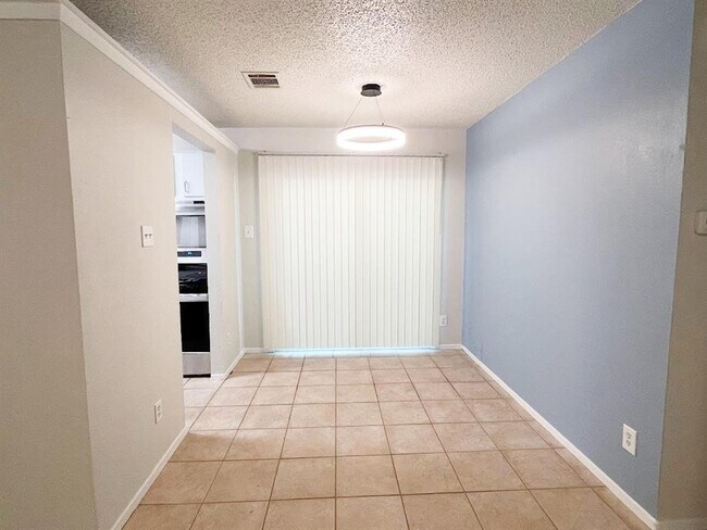 Building Photo - 1808 Prairie Knoll Ct