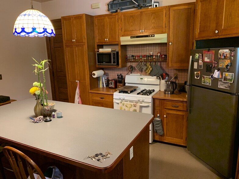 Kitchen - 1829 13th Ave S