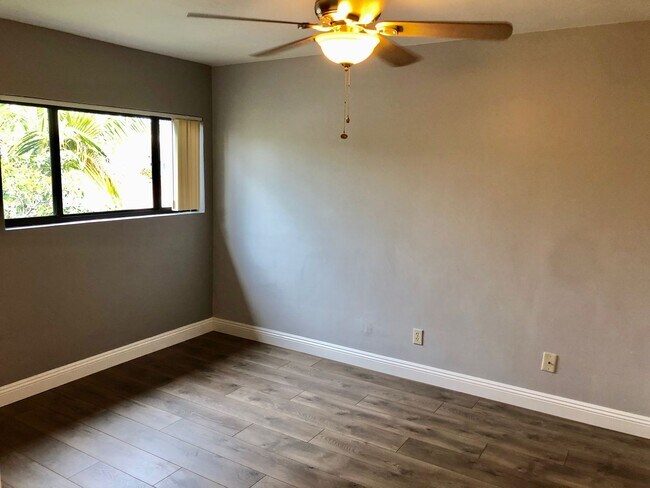 Building Photo - 1 Bed/1 Bath Pacific Beach!