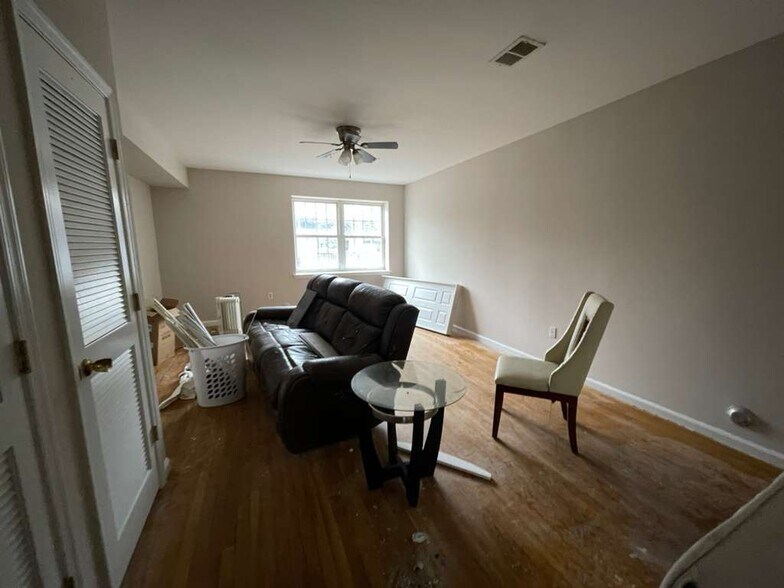 Building Photo - 488 Communipaw Ave