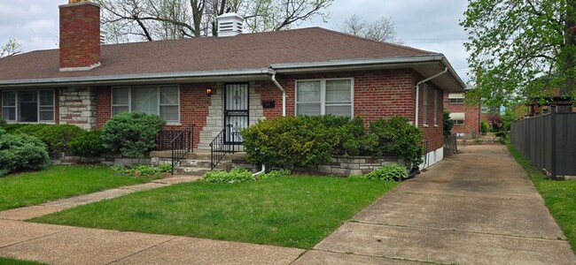 Primary Photo - 5827 Robert Ave