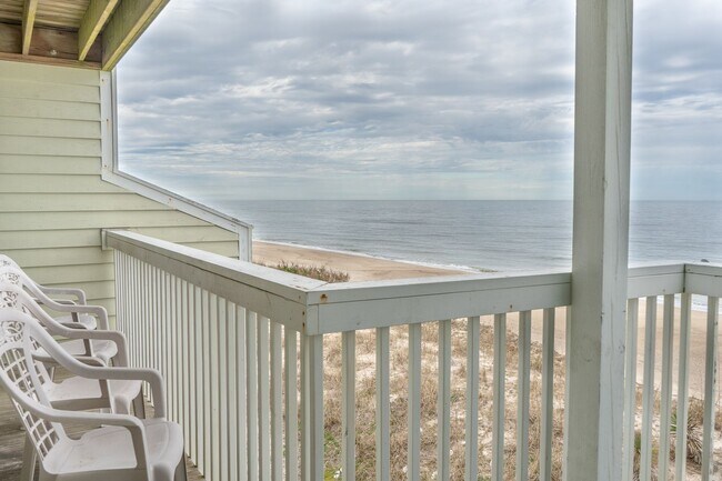 Building Photo - ELEGANT OCEANFRONT OFF-SEASON RENTAL FOR YOUR PERFECT WINTER GETAWAY