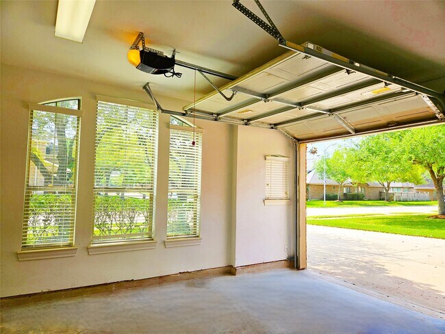 Building Photo - 5434 Faircreek Ln