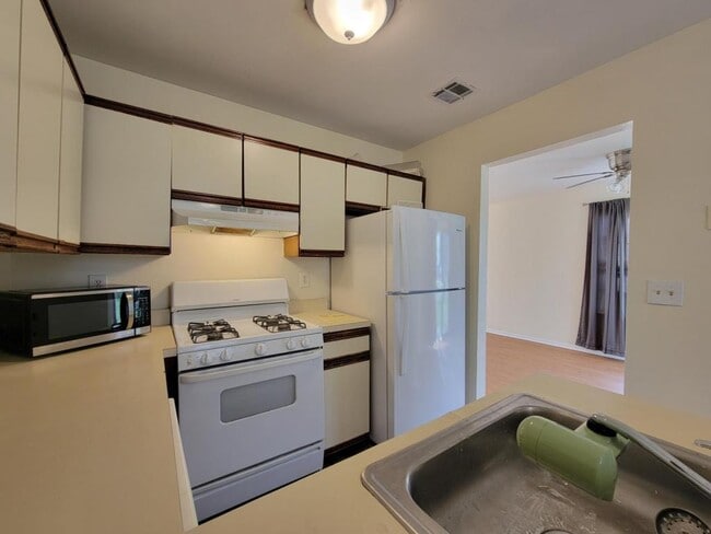 Building Photo - 1 Jodhpur Ct