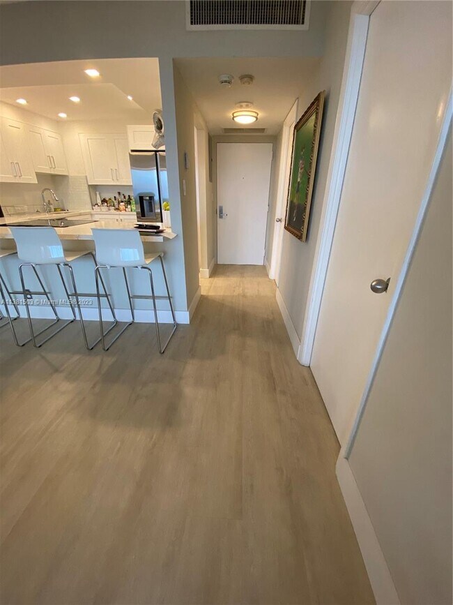 Building Photo - 780 NE 69th St