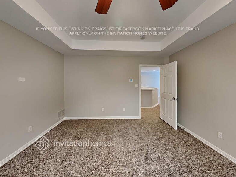 Building Photo - 317 Valiant Dr