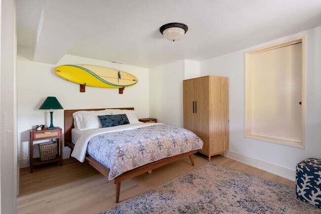 Building Photo - 1850 Castellana Rd