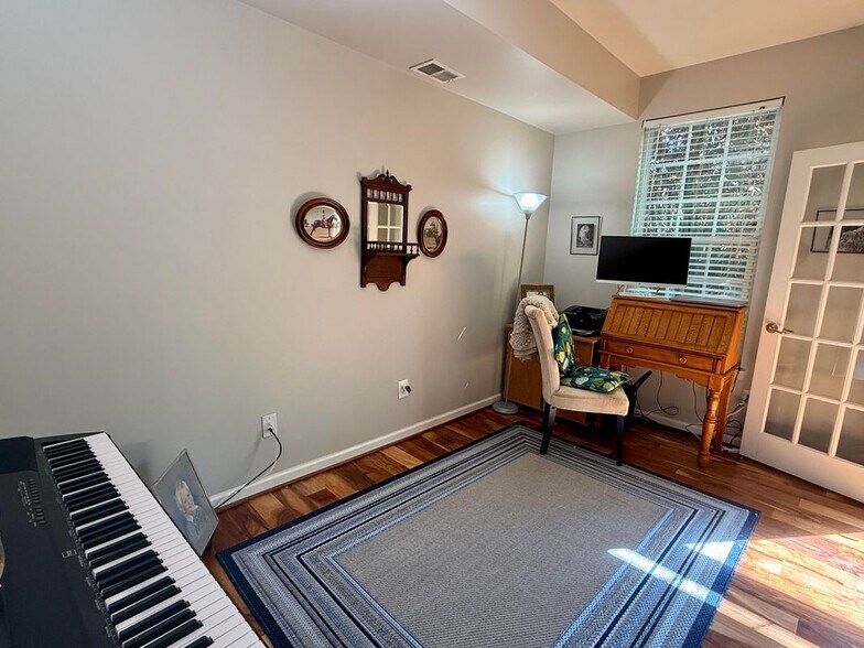 Building Photo - 14050 Cannondale Way